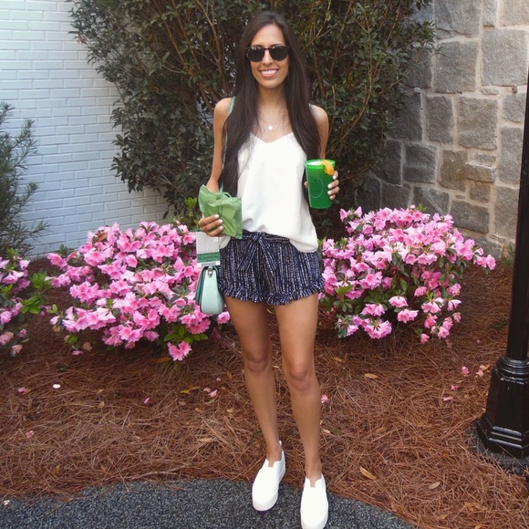 Meet your Posher, Nisha - Picture 1 of 1